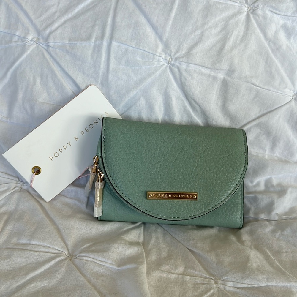 NWT Poppy & Peonies Margaux wallet in Mint
